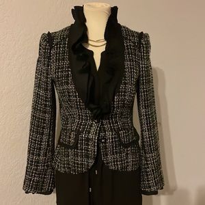 White House black market ruffle detail tweed blazer. Size: 2